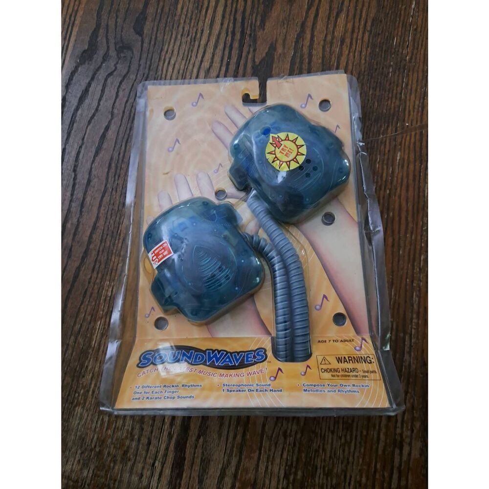 Vintage 2000 SoundWaves Music Glove Toy by TV Toys UNUSED Damaged Package